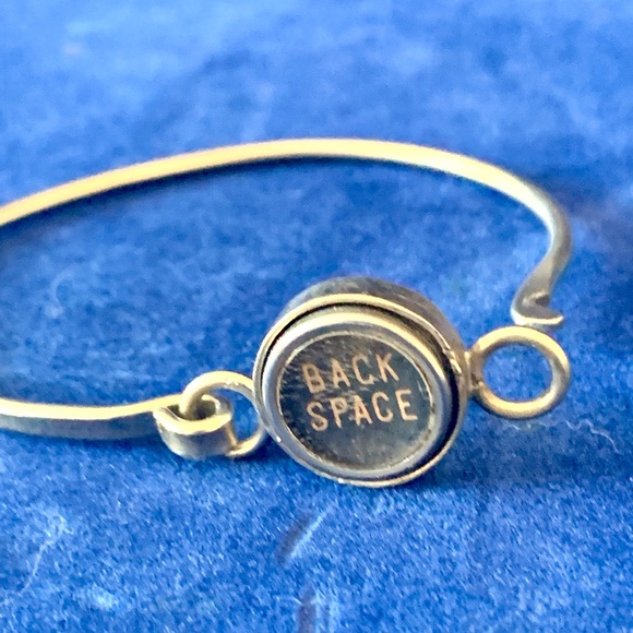 Back space typewriter key bracelet Valentine gift - Picture 2 of 4